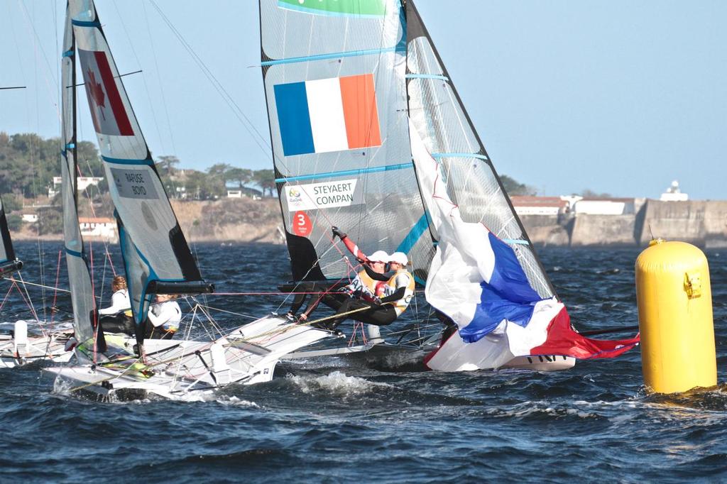 Day 6 - 49erFX August 13, 2016. Mark rounding action - Race 6 © Richard Gladwell www.photosport.co.nz